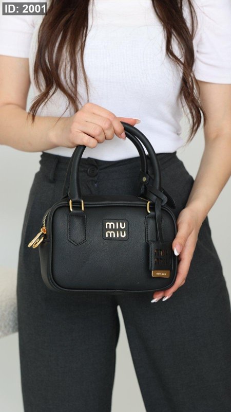 شنطة - Miu Miu مربع / غير شامل علبة