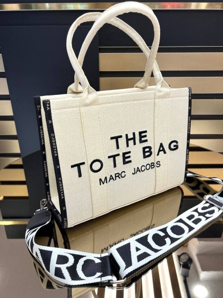 شنطة - Marc jacobs Tote / شعار