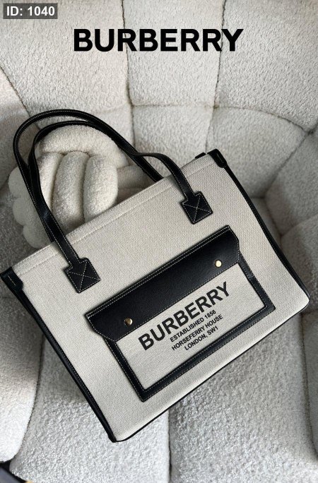 شنطة - Burberry Tote Larg