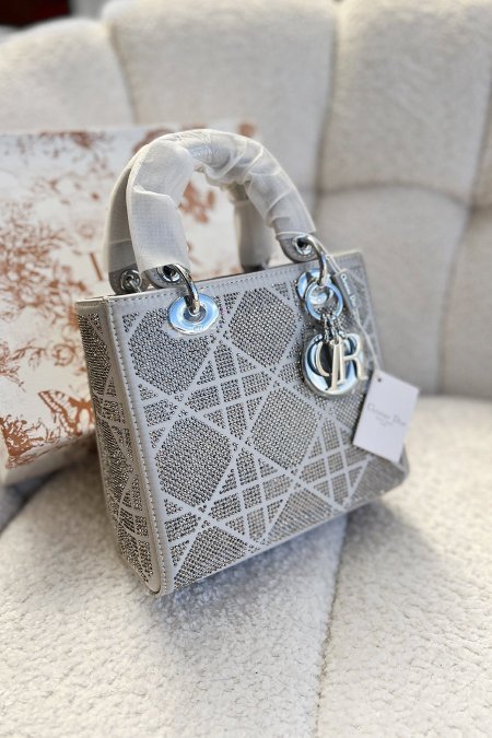 شنطة - Lady Dior limited edition / شامل علبة الشركة